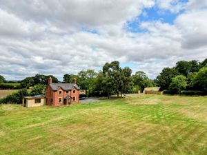 Photo 26- click for photo gallery